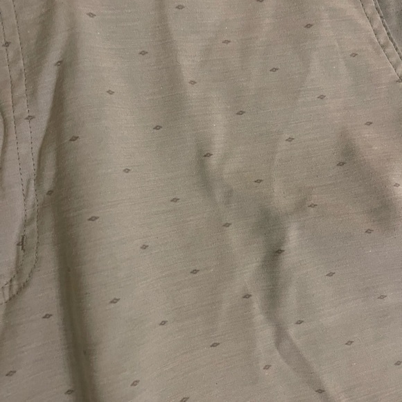 TRAVIS MATHEW Grey Golf Patterned Flat Front Shorts, Size 38 - Picture 2 of 5